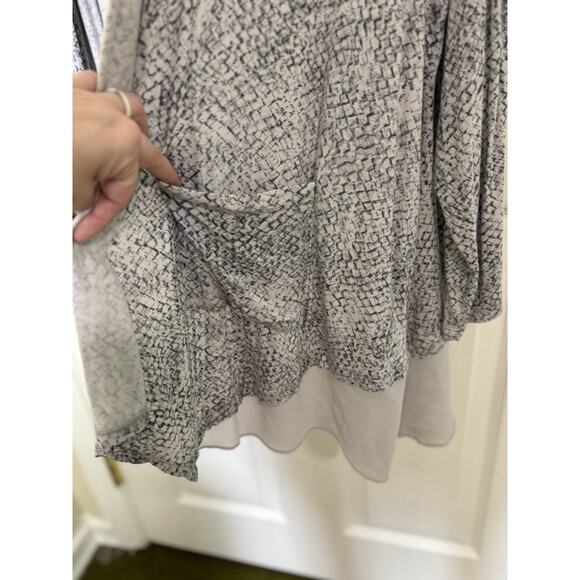 LOGO Lori Goldstein Open Front Cardigan Size 3X Lagenlook Snake Print Classic - Picture 4 of 6